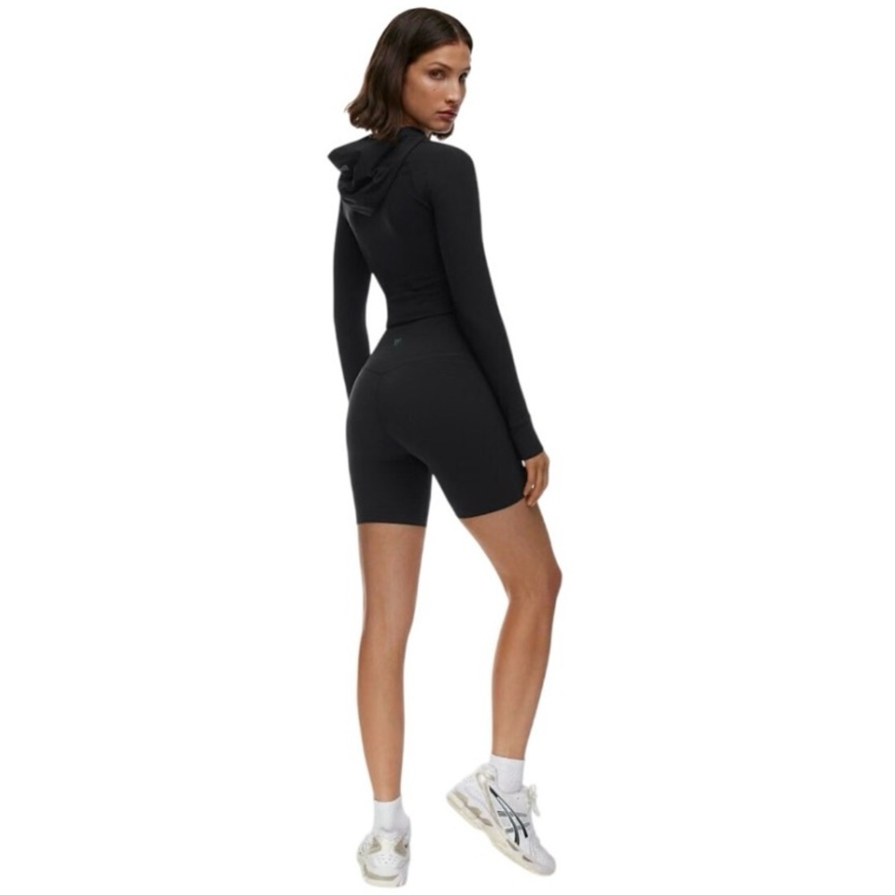 Aritzia TnaBUTTER™ Cheeky Shape Enhancing Hi-Rise 7" Short - Black 2XS NWT